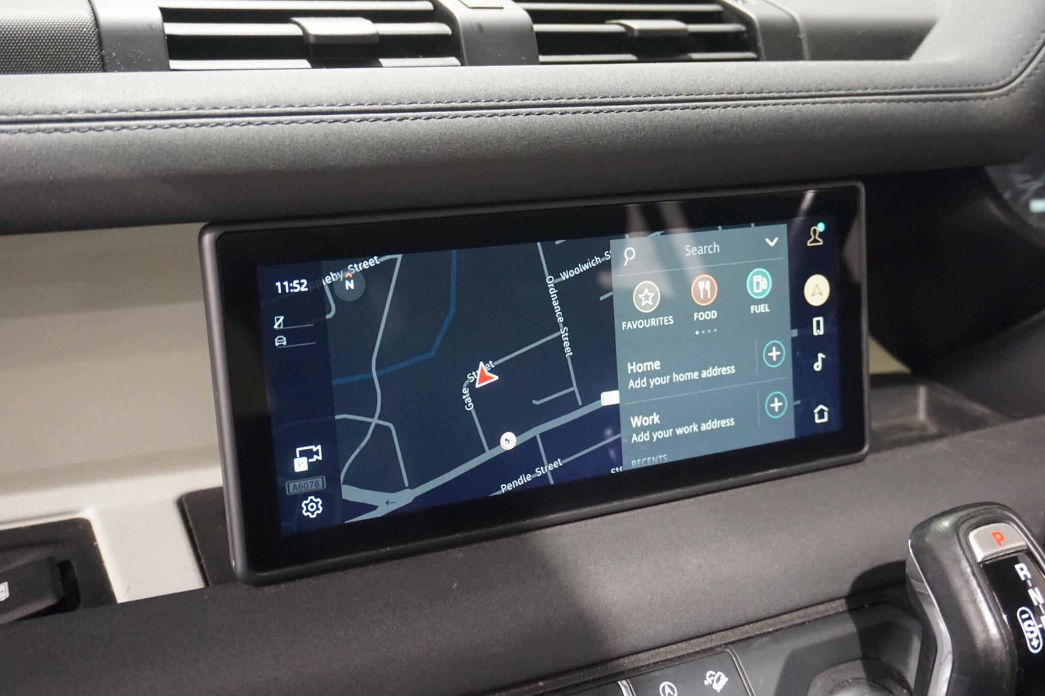 Land Rover Defender 110 3.0 D250 MHEV X-Dynamic SE SUV 5dr Diesel Auto 4WD Euro 6 (s/s) (250 ps)